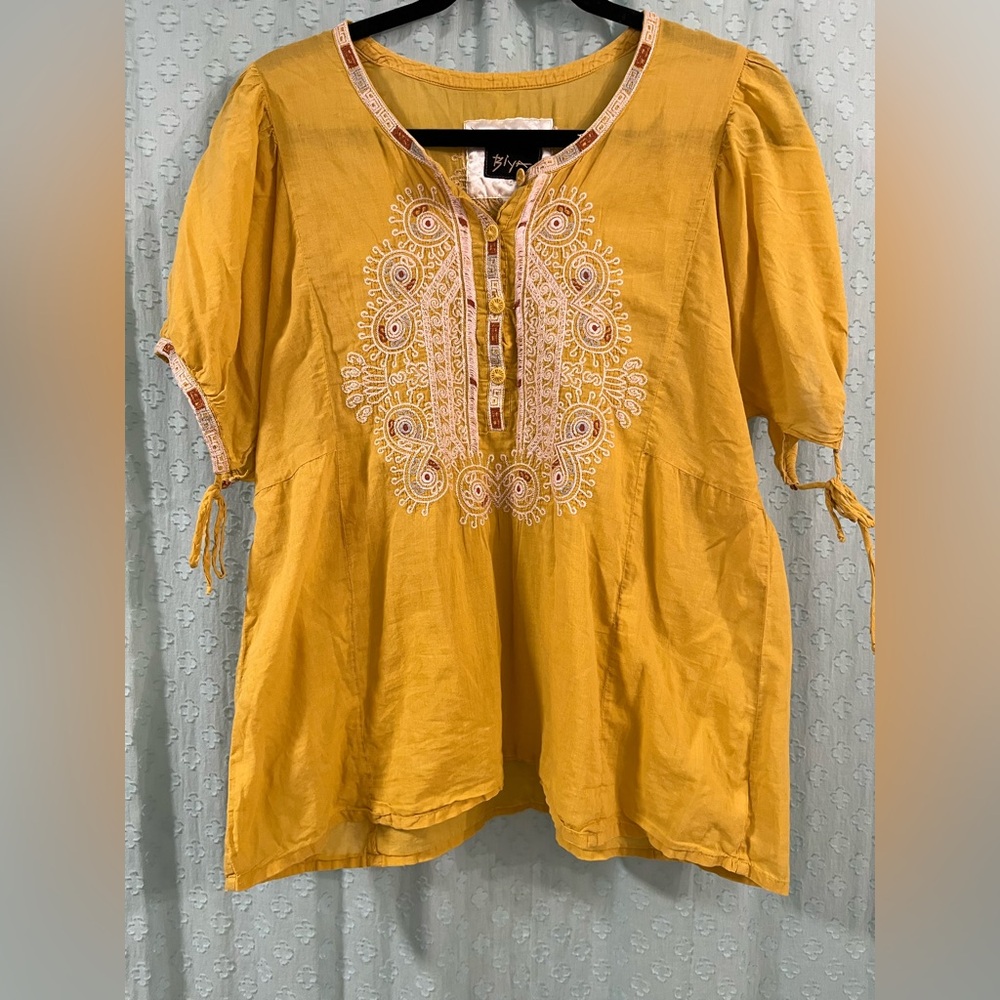 Biya Johnny Was cotton embroidered top